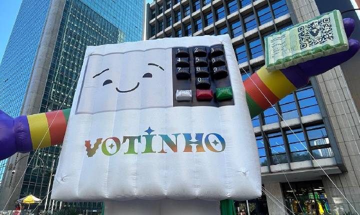 A 30ª Parada do Orgulho LGBT+ alerta sobre importância do voto