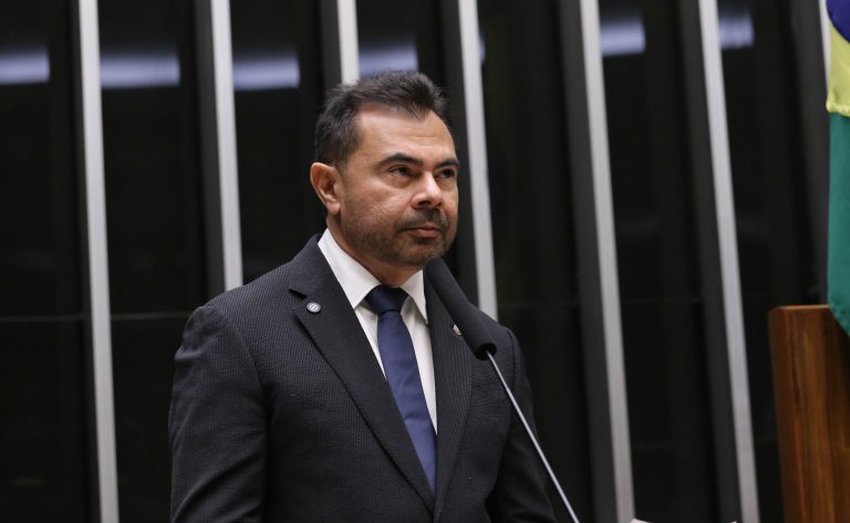 Comissão debate estratégias de escolas públicas do Ceará para ampliar acesso ao ensino superior