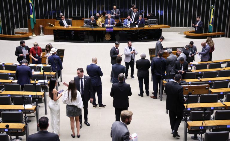Câmara aprova convenção da OIT sobre segurança e saúde no trabalho; texto vai ao Senado